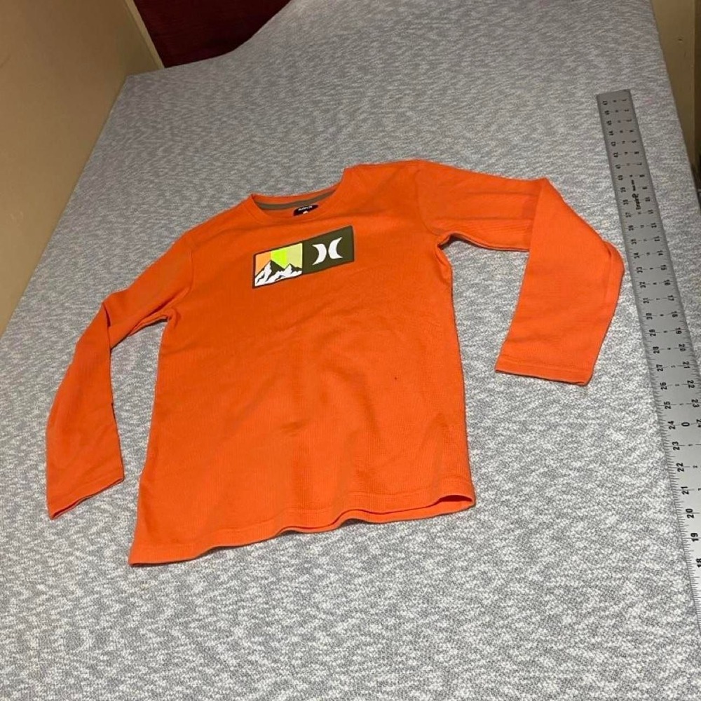 Hurley orange long sleeve teen tee with mountain size 18/20. SKU-B453